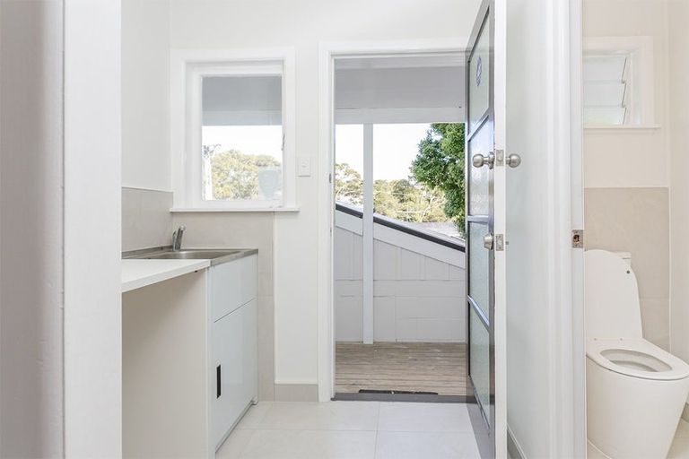 Photo of property in 147 Lancaster Road, Beach Haven, Auckland, 0626