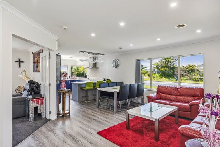 Photo of property in 170 Guildford Drive, Paraparaumu Beach, Paraparaumu, 5032