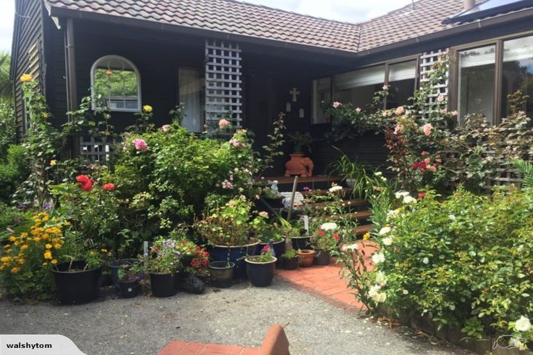 Photo of property in 8 Burma Road, Khandallah, Wellington, 6035