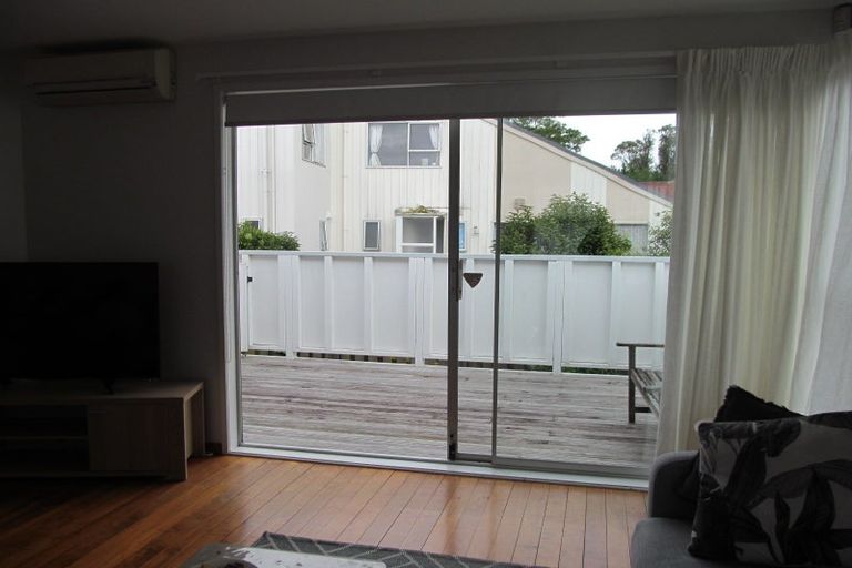 Photo of property in 1/60 Cockayne Crescent, Sunnynook, Auckland, 0620