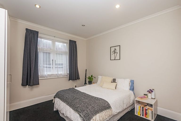 Photo of property in 11 Shamrock Street, Takaro, Palmerston North, 4412