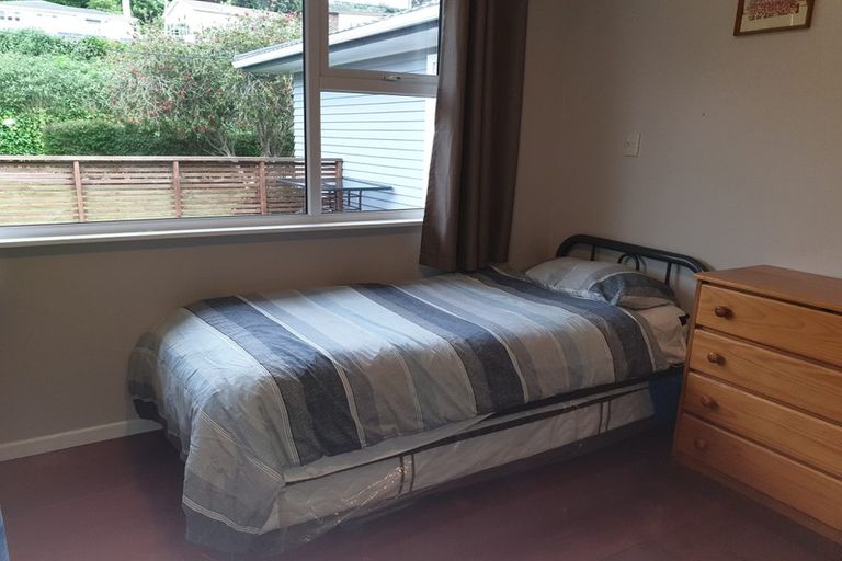 Photo of property in 352 Main Road, Tawa, Wellington, 5028
