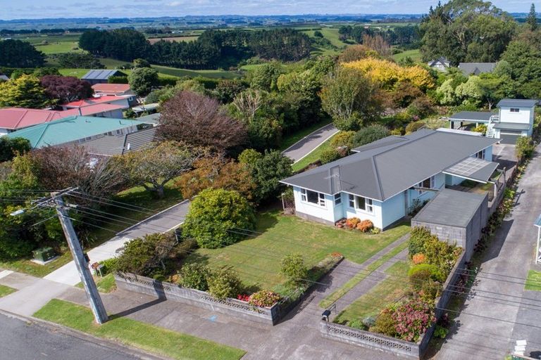 Photo of property in 38 Tawhiti Road, Hawera, 4610