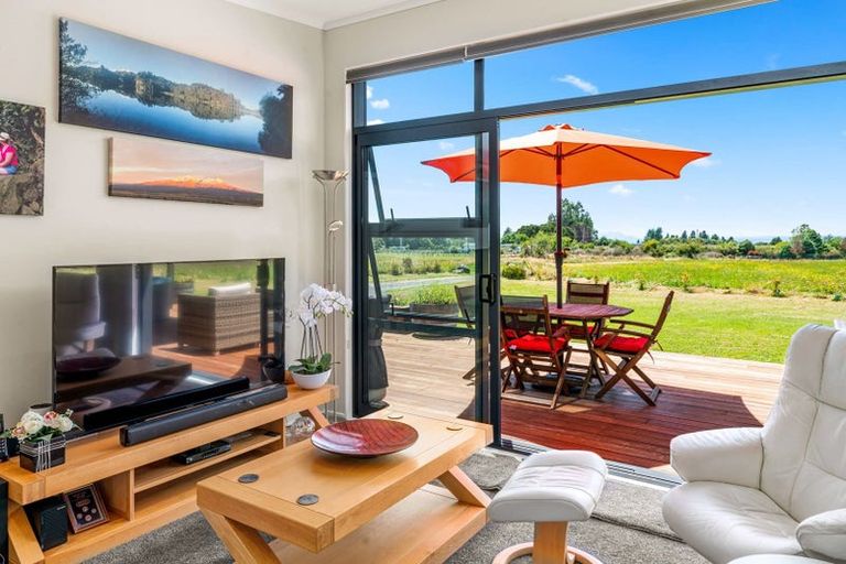 Photo of property in 62 Parerohi Grove, Kuratau, Turangi, 3381