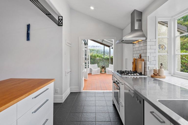 Photo of property in 14 Weston Road, St Albans, Christchurch, 8052