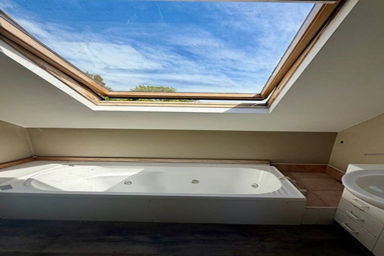 Photo of property in 2/19 Hills Road, Edgeware, Christchurch, 8013