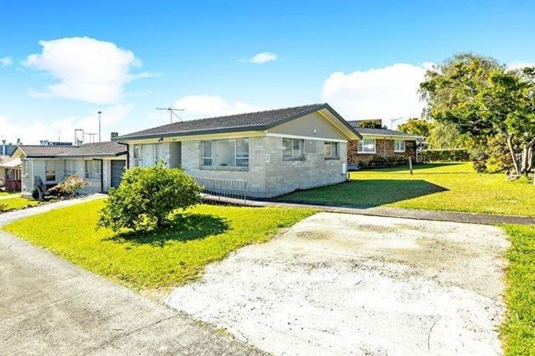 Photo of property in 1/30 Coles Crescent, Papakura, 2110