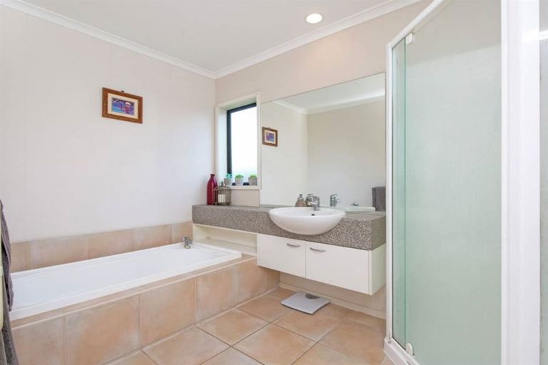 Photo of property in 5/124 Pakuranga Road, Pakuranga, Auckland, 2010