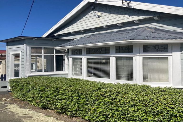 Photo of property in 9 Herald Terrace, Berhampore, Wellington, 6023