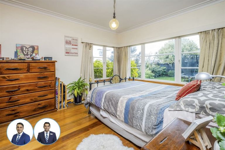 Photo of property in 14 Coronation Road, Mangere Bridge, Auckland, 2022