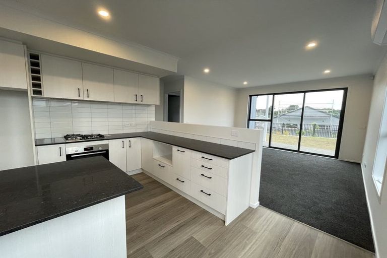 Photo of property in 16 Hokioi Drive, Kenepuru, Porirua, 5022