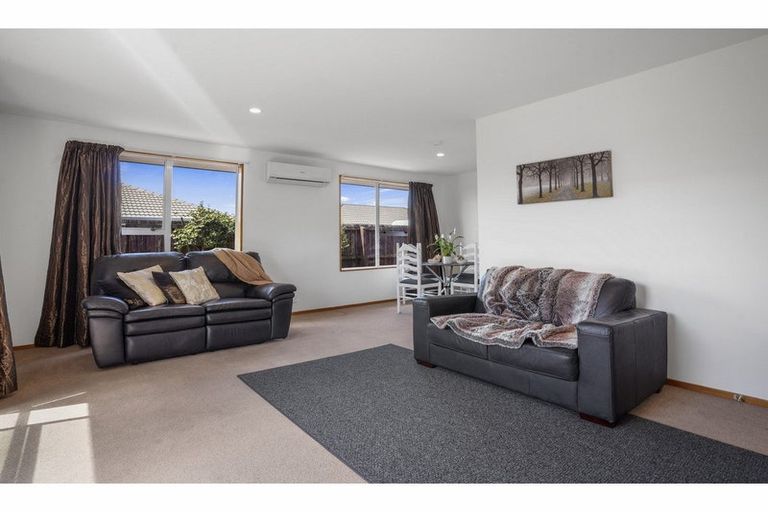 Photo of property in 1/48 Shannon Place, Belfast, Christchurch, 8051