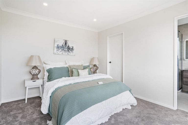 Photo of property in 42 Drumbuoy Drive, Flat Bush, Auckland, 2019