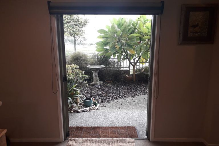 Photo of property in 9 Mt Lebanon Lane, Henderson, Auckland, 0612