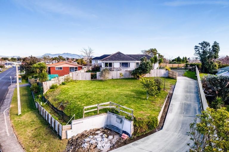 Photo of property in 180 Seaview Road, Westown, New Plymouth, 4310