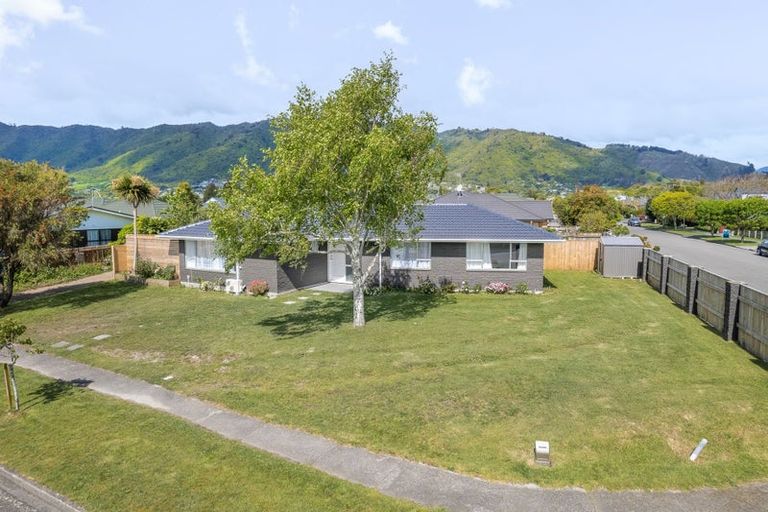 Photo of property in 72 Belvedere Avenue, Waikanae, 5036
