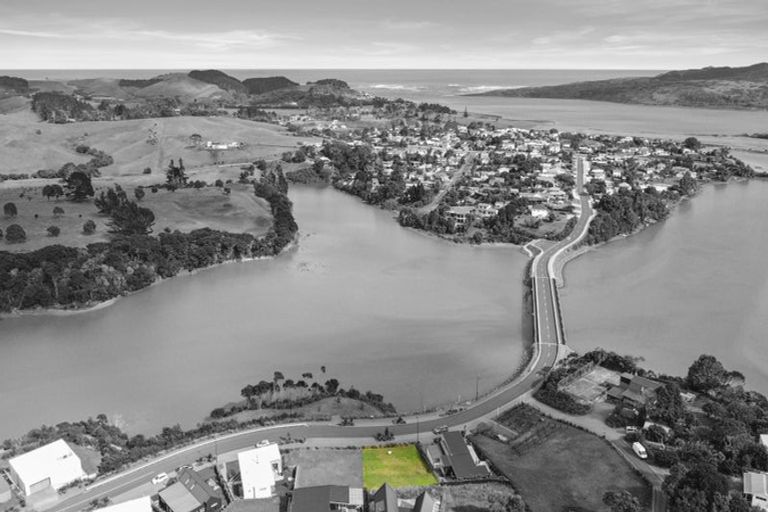 Photo of property in 7 Rangitahi Road, Raglan, 3225