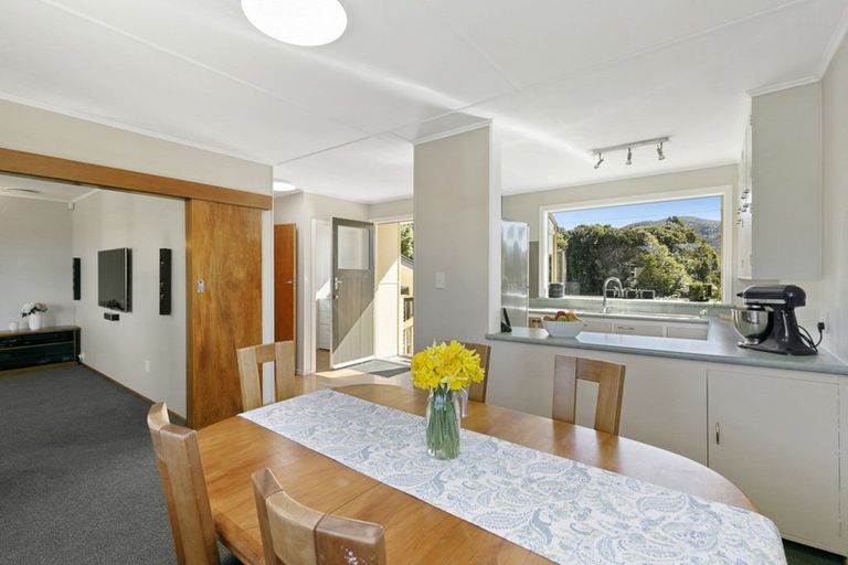 Photo of property in 301 Dowse Drive, Maungaraki, Lower Hutt, 5010