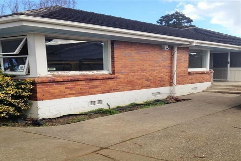 Photo of property in 1/265 Massey Road, Mangere East, Auckland, 2024