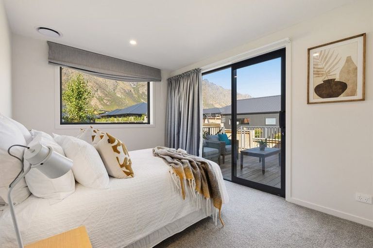 Photo of property in 104 Spur Ridge Rise, Jacks Point, 9371