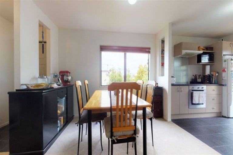 Photo of property in 898a East Coast Road, Northcross, Auckland, 0630