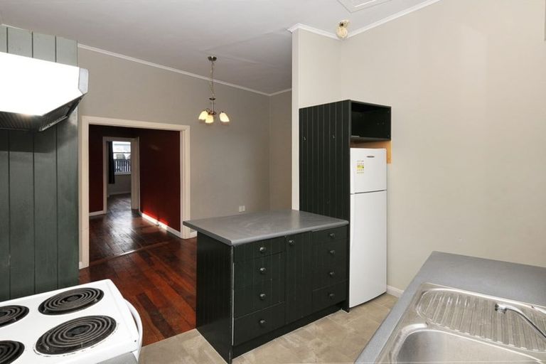 Photo of property in 88 Onepu Road, Lyall Bay, Wellington, 6022