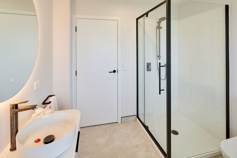 Photo of property in 38 Hokioi Drive, Kenepuru, Porirua, 5022