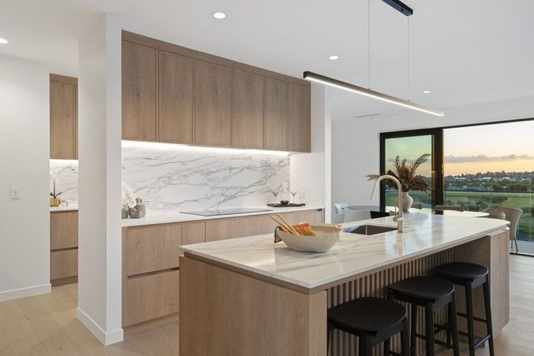 Photo of property in 57 Ladies Mile, Manly, Whangaparaoa, 0930