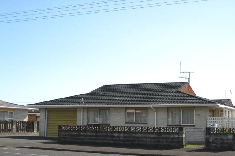 Photo of property in 30a Tukapa Street, Westown, New Plymouth, 4310
