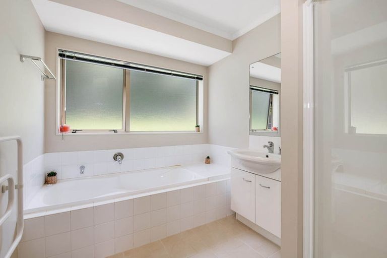 Photo of property in 31 Te Kauri Place, Helensville, 0800