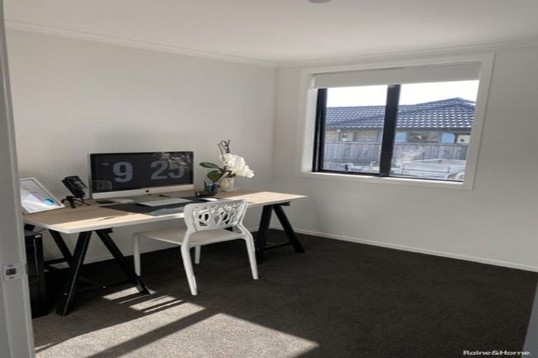 Photo of property in 37 Livingstone Drive, Papamoa Beach, Papamoa, 3118