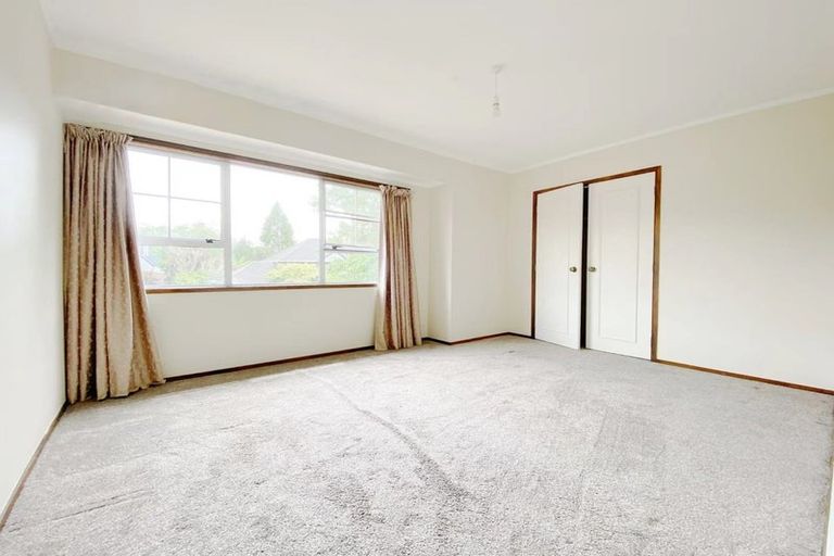 Photo of property in 11 Ravenstone Place, Chatswood, Auckland, 0626