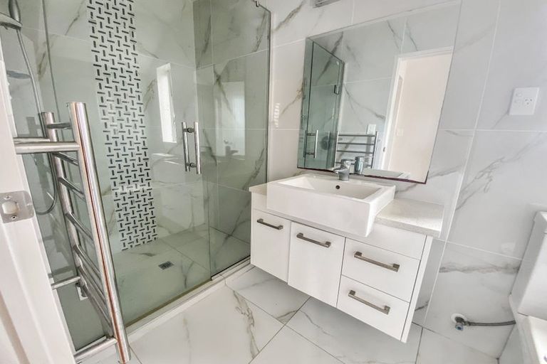 Photo of property in 24 Bannings Way, Hobsonville, Auckland, 0618