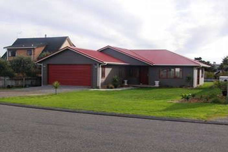 Photo of property in 43 Gawler Street, Te Horo Beach, Otaki, 5581