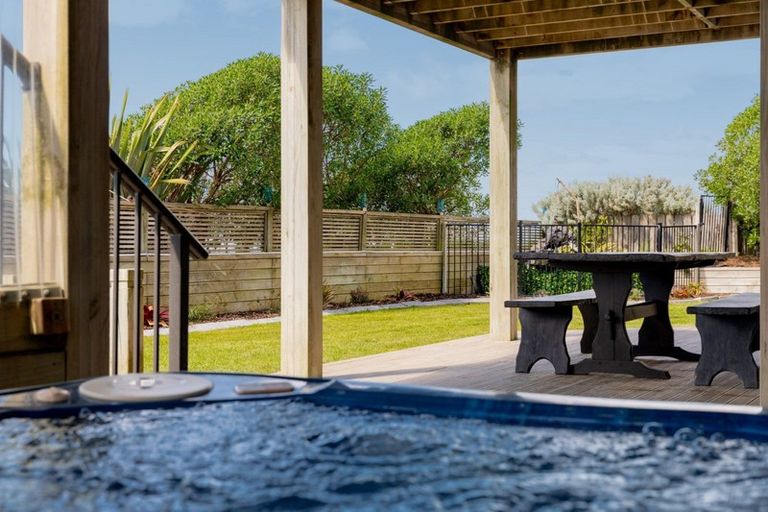 Photo of property in 3 Pukehina Parade, Pukehina, Te Puke, 3189