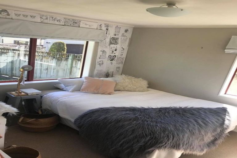 Photo of property in 14 Kilkenny Place, Fitzherbert, Palmerston North, 4410