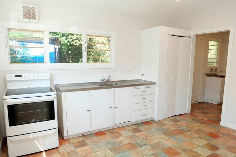 Photo of property in 74 Matai Road, Raumati South, Paraparaumu, 5032