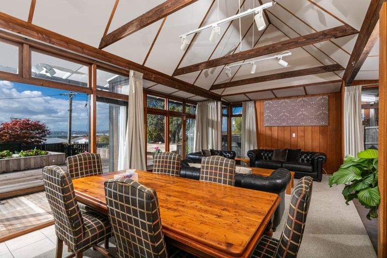 Photo of property in 15 Fairlea Road, Te Atatu South, Auckland, 0610