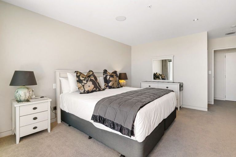Photo of property in 302/136 Marine Parade, Mount Maunganui, 3116