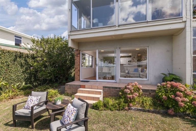 Photo of property in 4/118 Vauxhall Road, Narrow Neck, Auckland, 0624