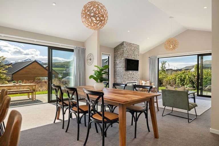 Photo of property in 17 Kerrera Lane, Jacks Point, Queenstown, 9371
