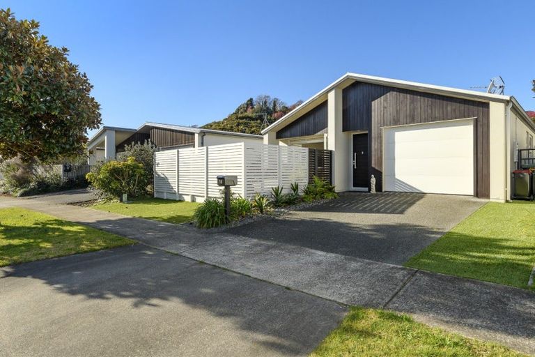 Photo of property in 16 Saint Pauls Drive, Brookfield, Tauranga, 3110