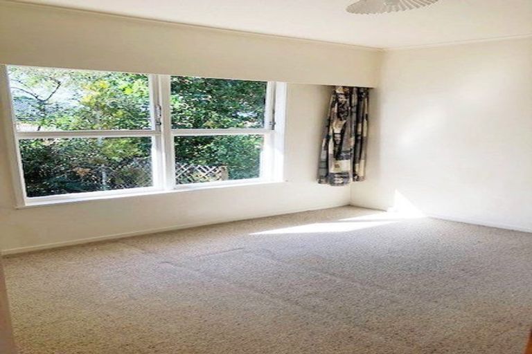 Photo of property in 1/99 Archers Road, Hillcrest, Auckland, 0629