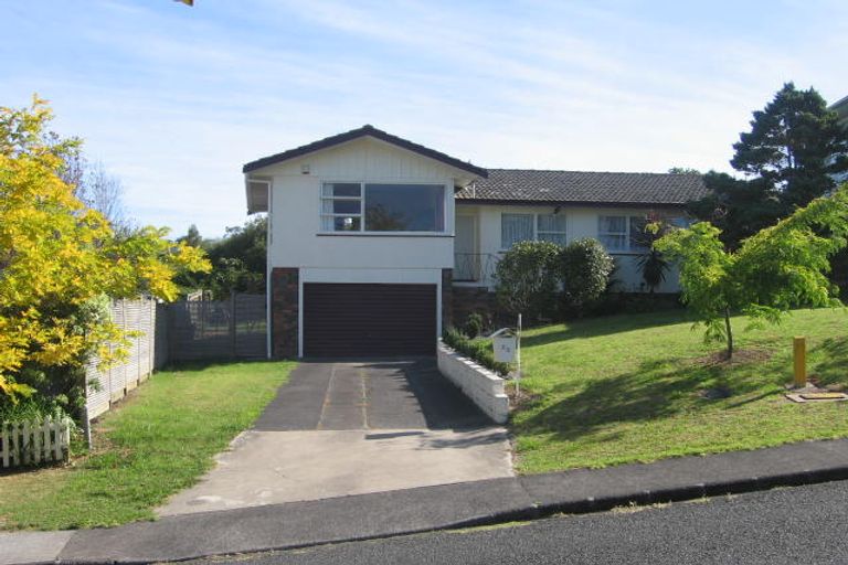 Photo of property in 20 Agincourt Street, Glenfield, Auckland, 0629