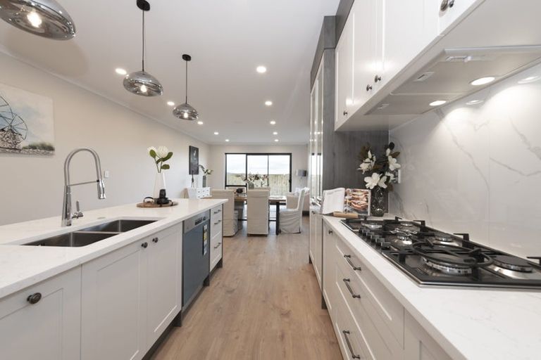 Photo of property in 54 Tir Conaill Avenue, Flat Bush, Auckland, 2019