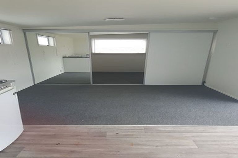 Photo of property in 5 Holgate Avenue, Herald Island, Auckland, 0618