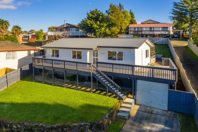Photo of property in 14 Sarajevo Place, Massey, Auckland, 0614
