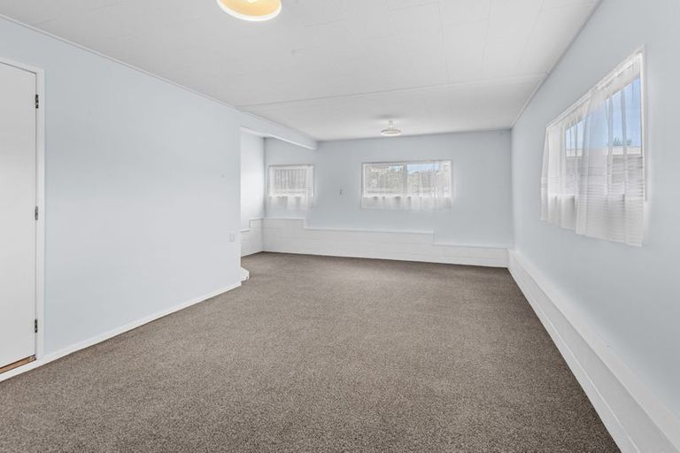Photo of property in 19 West View Crescent, Onerahi, Whangarei, 0110