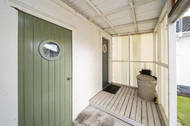 Photo of property in 2 Gladstone Street, Hawera, 4610