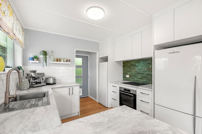 Photo of property in 67 Bird Grove, Stokes Valley, Lower Hutt, 5019